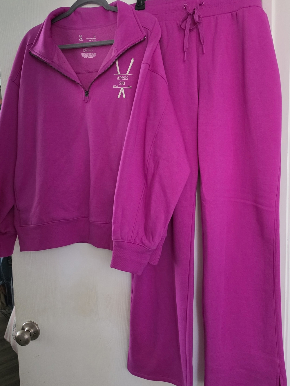 Aprés Ski Magenta Pullover & Sweatpants Set